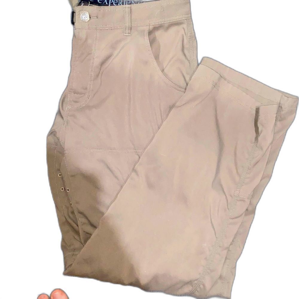 Men’s Green Prana Cargo Pants/shorts